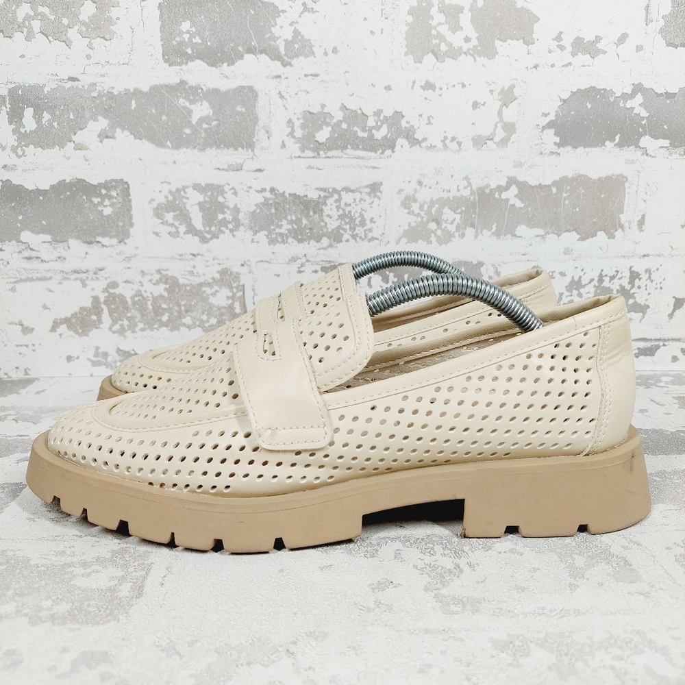 New Dolce Vita Ersula  Perforated Chunky Beige Loafers  M247